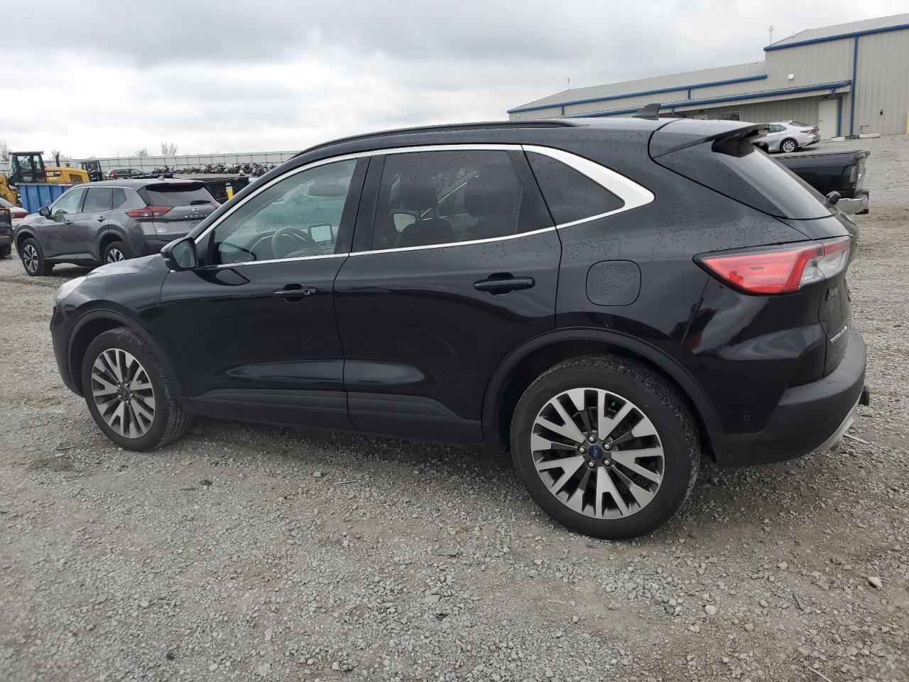 2020 Ford Escape Titanium - Фото 2