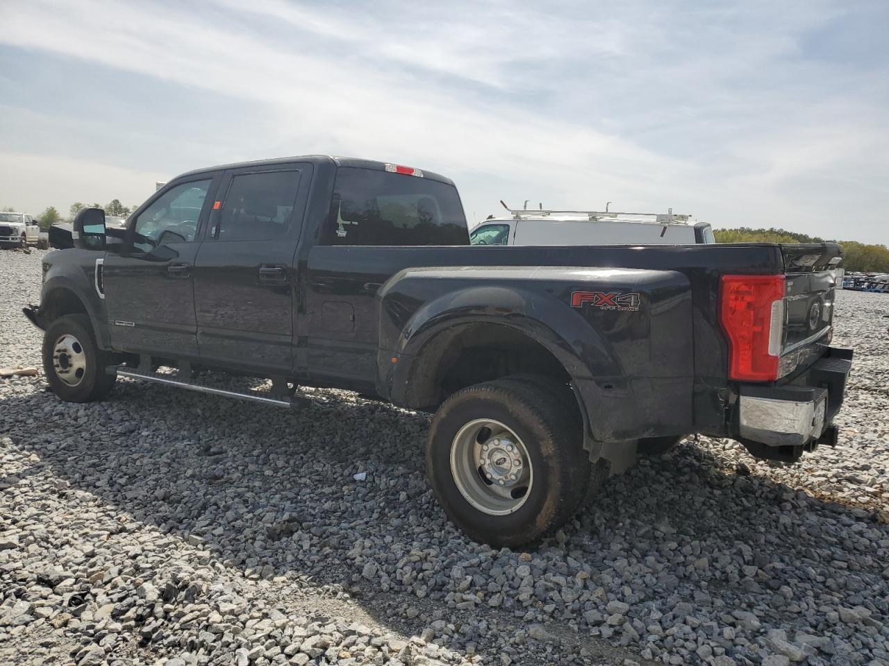 2017 Ford F350 Super Duty - Image 2