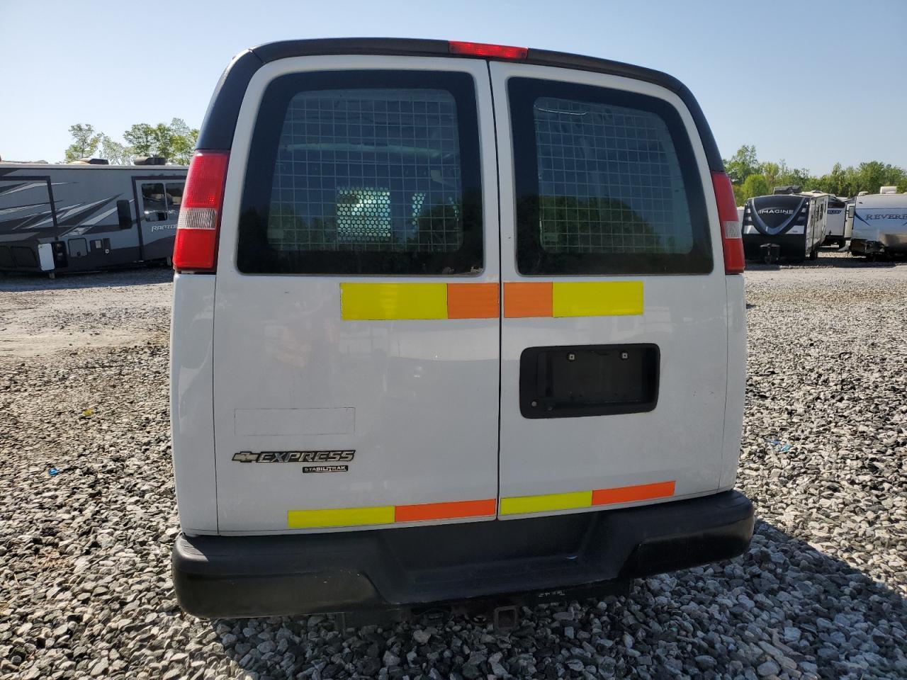 2016 Chevrolet Express G2500 - Image 6