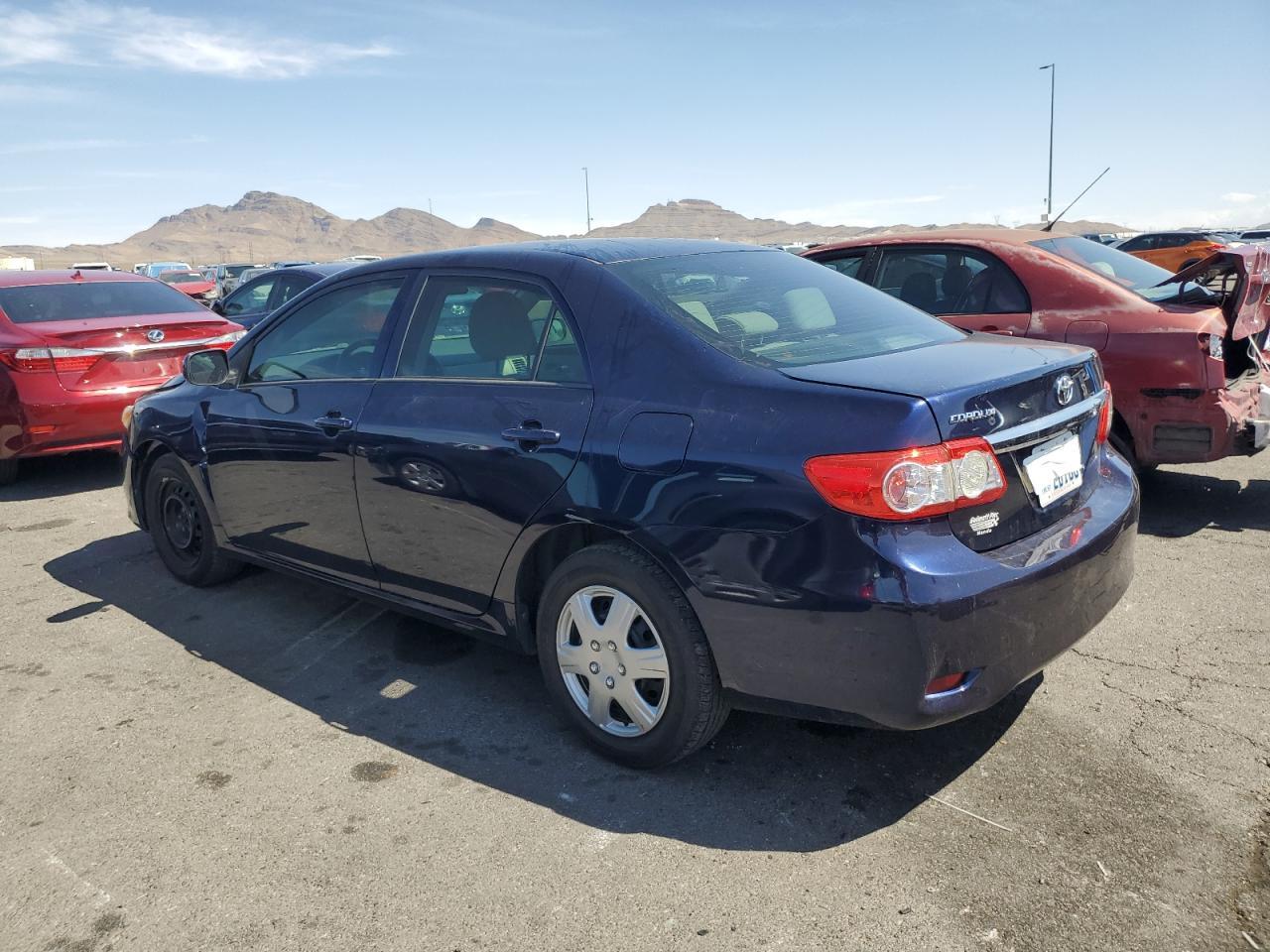 2013 Toyota Corolla Base - Фото 2