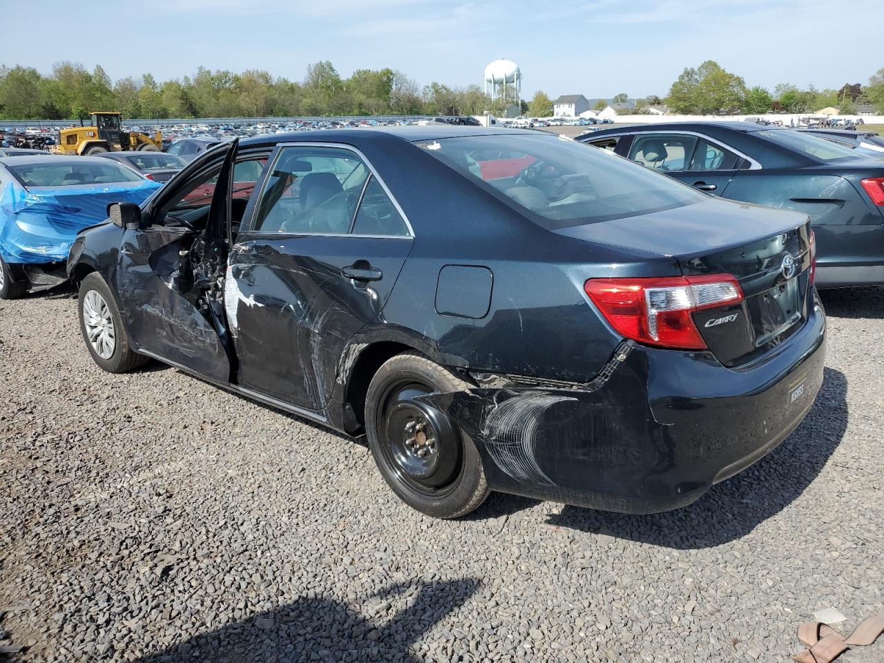 2014 Toyota Camry L - Image 2