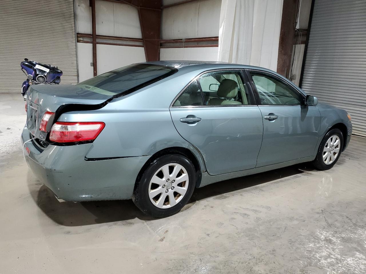 2008 Toyota Camry Le - Фото 3