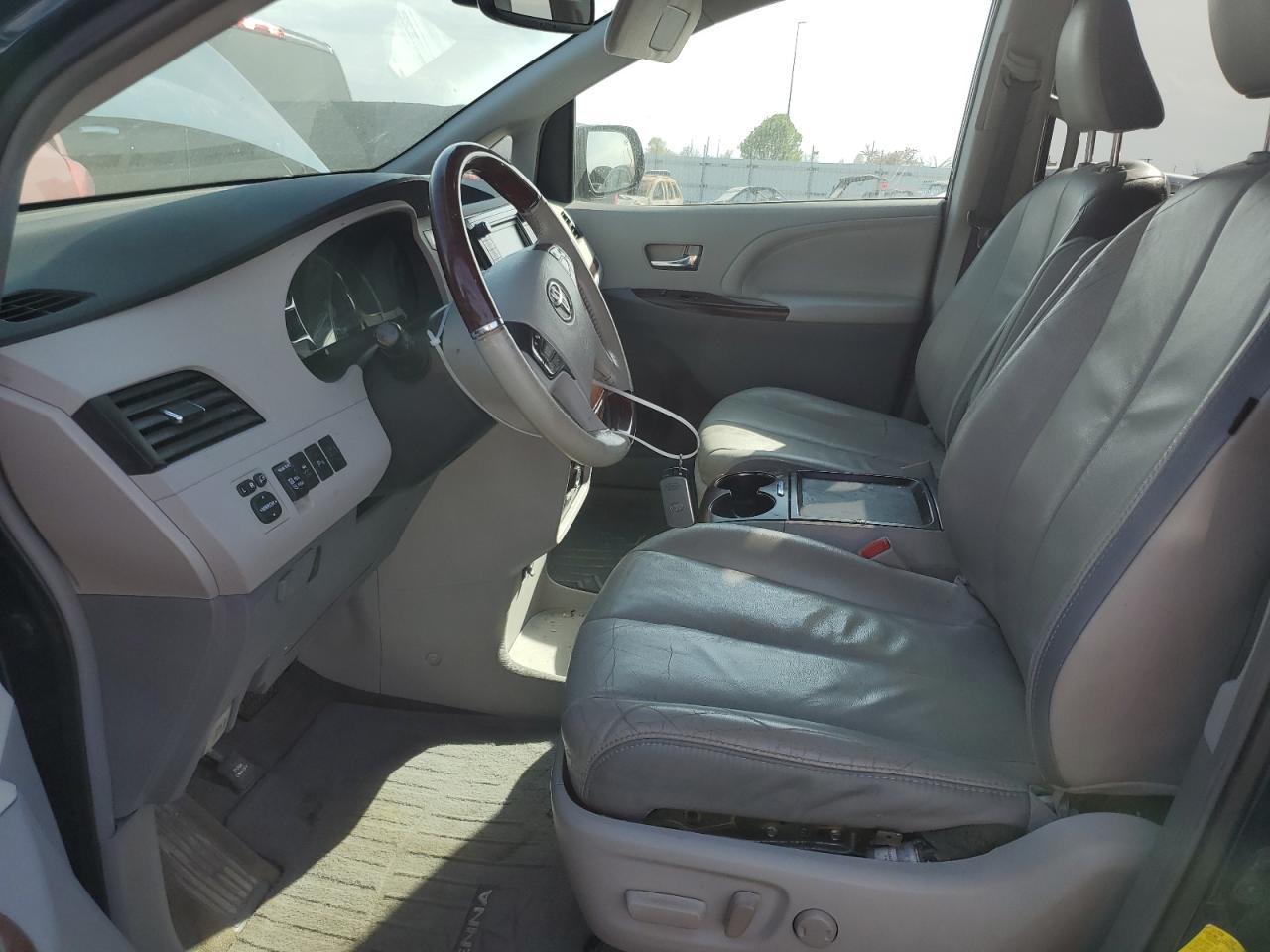 2011 Toyota Sienna Xle - Image 7