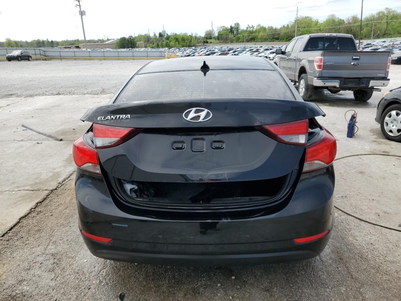 2016 Hyundai Elantra Se - Фото 6