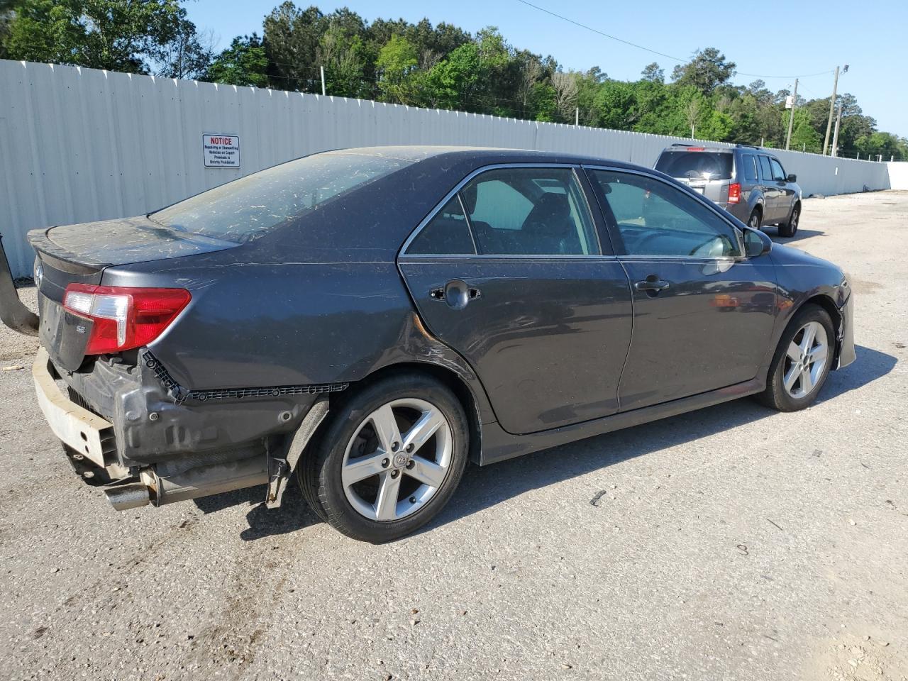 2012 Toyota Camry Base - Фото 3