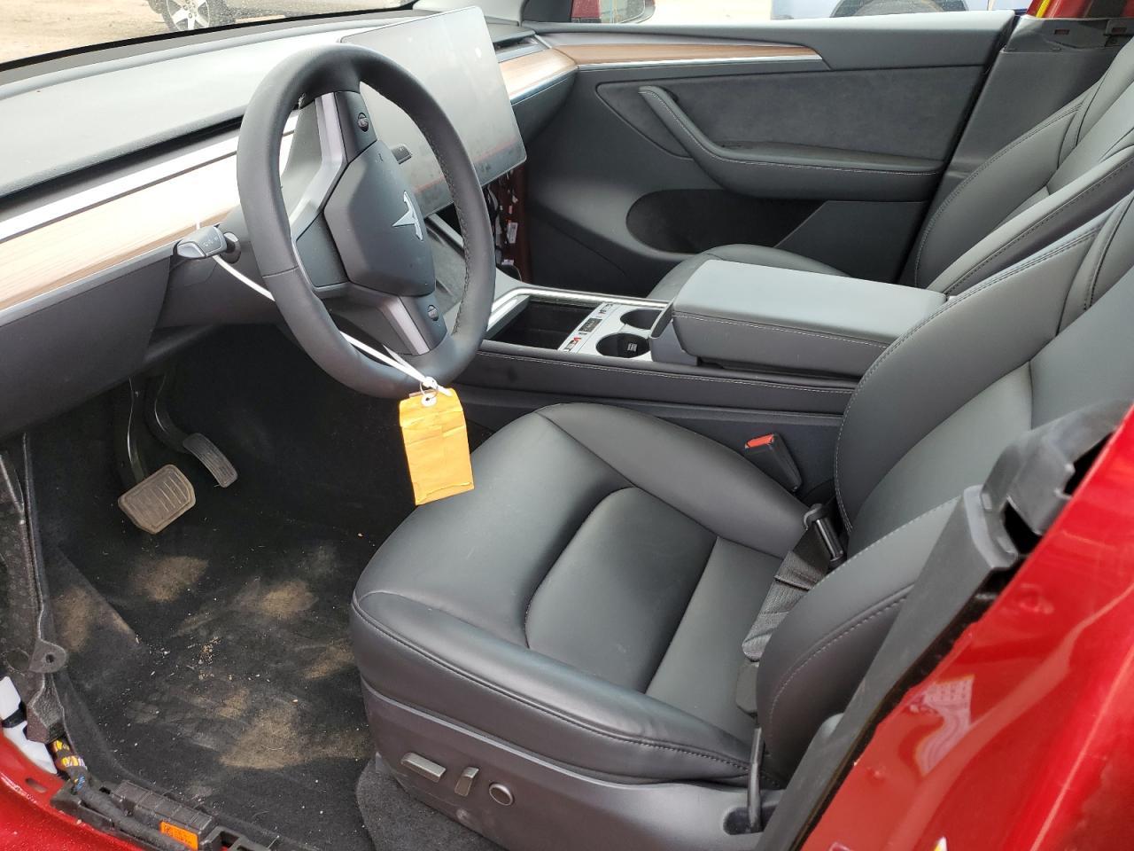 2025 Tesla Model Y - Image 7