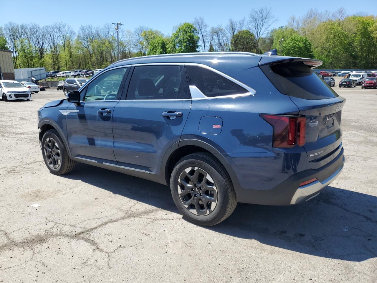 2025 Kia Sorento S - Фото 2