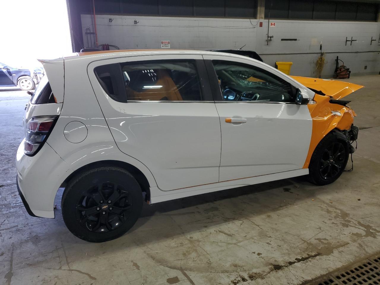 2017 Chevrolet Sonic Lt - Image 3