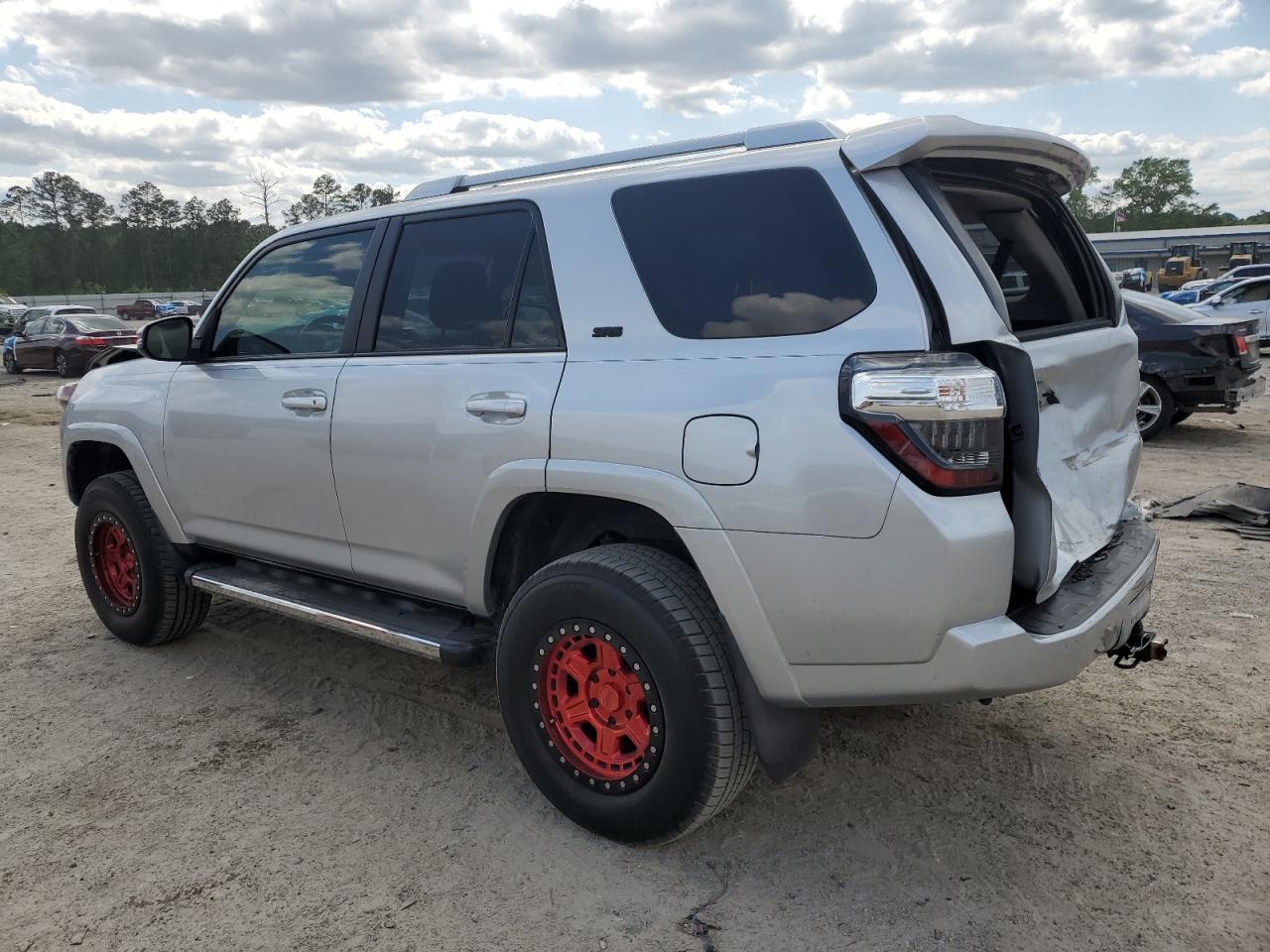 2014 Toyota 4Runner Sr5 - Image 2