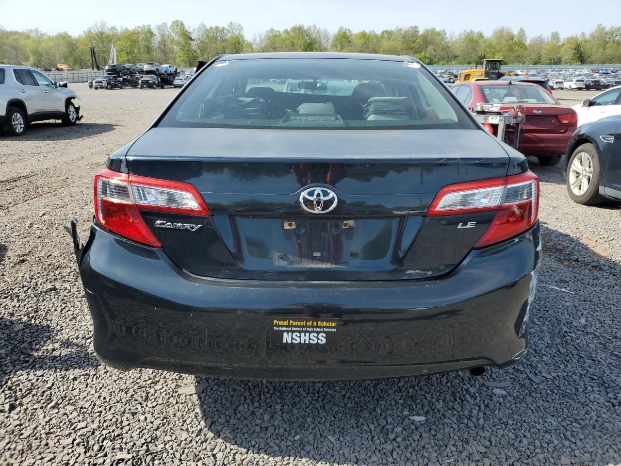 2014 Toyota Camry L - Image 6