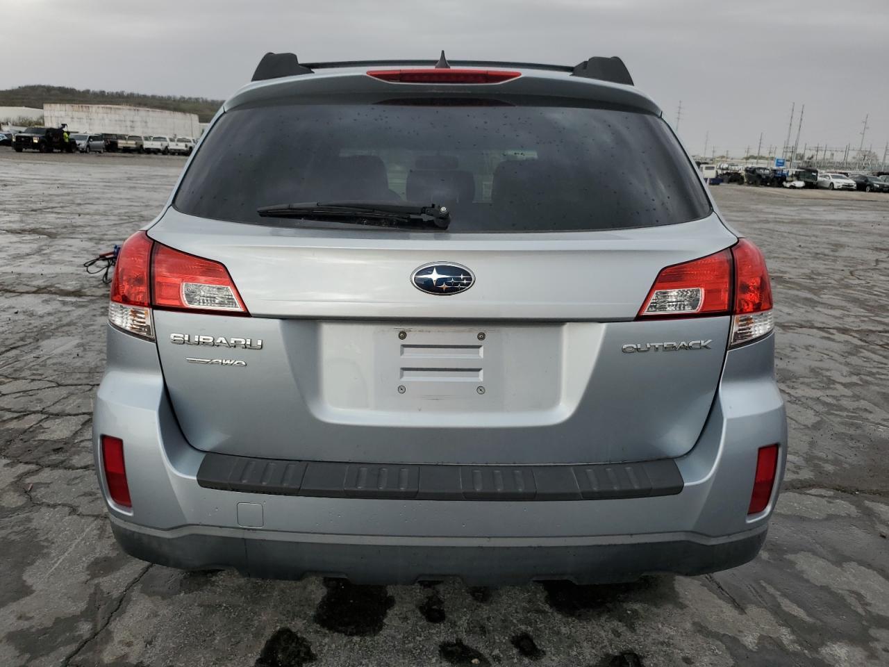 2013 Subaru Outback 2.5I Limited - Image 6