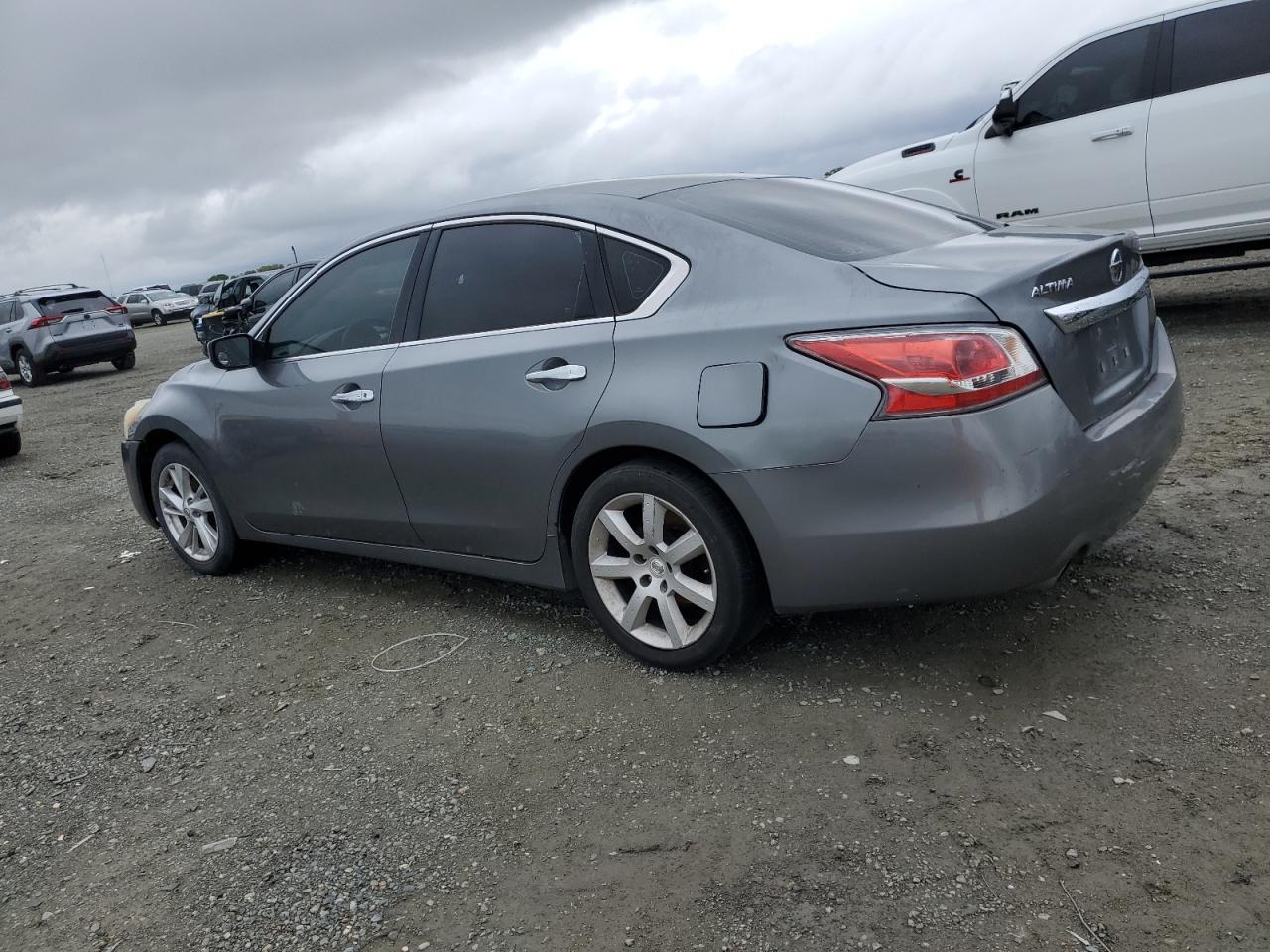 2015 Nissan Altima 2.5 - Image 2