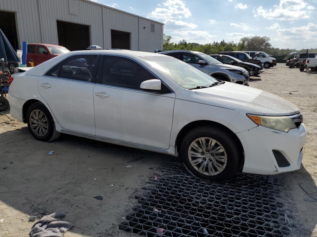 2014 Toyota Camry L - Image 4