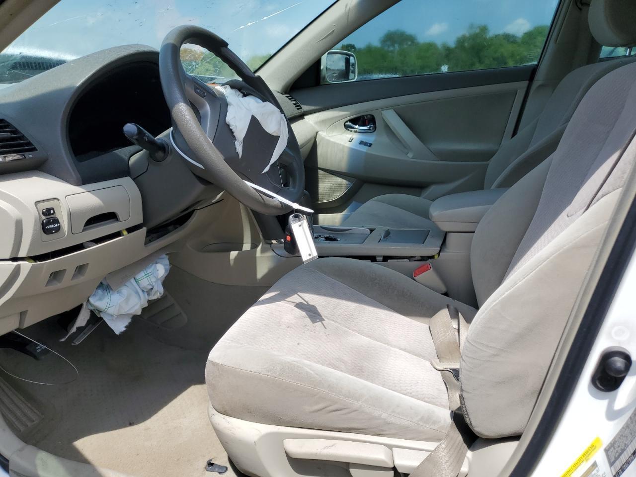 2010 Toyota Camry Base - Фото 7