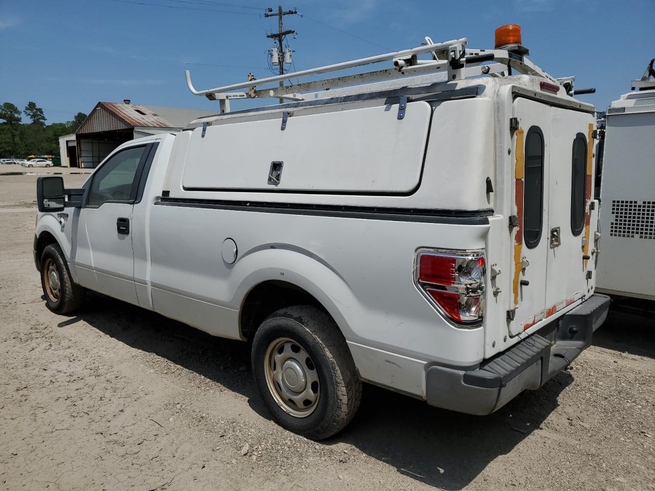 2010 Ford F150 - Image 2