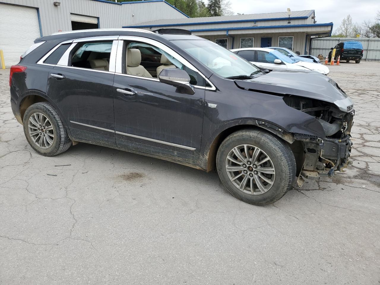 2017 Cadillac Xt5 Luxury - Image 4
