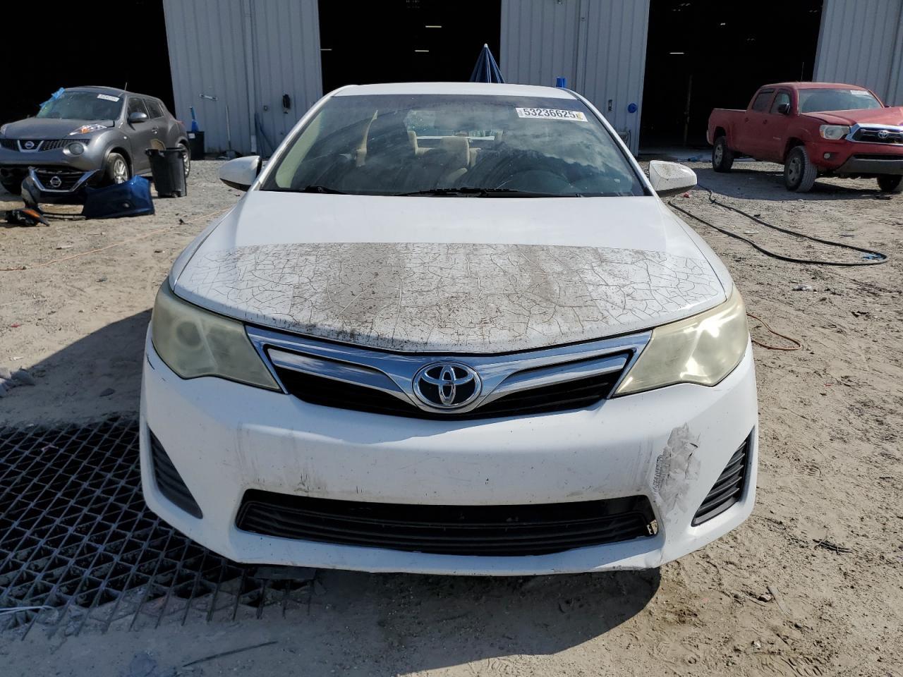 2014 Toyota Camry L - Image 5