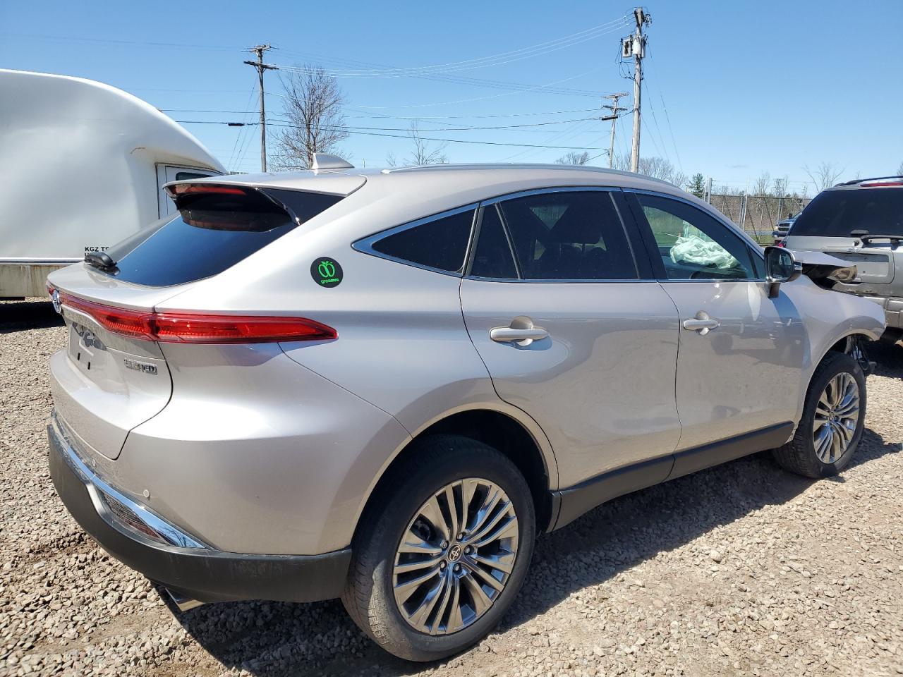 2023 Toyota Venza Le - Image 3