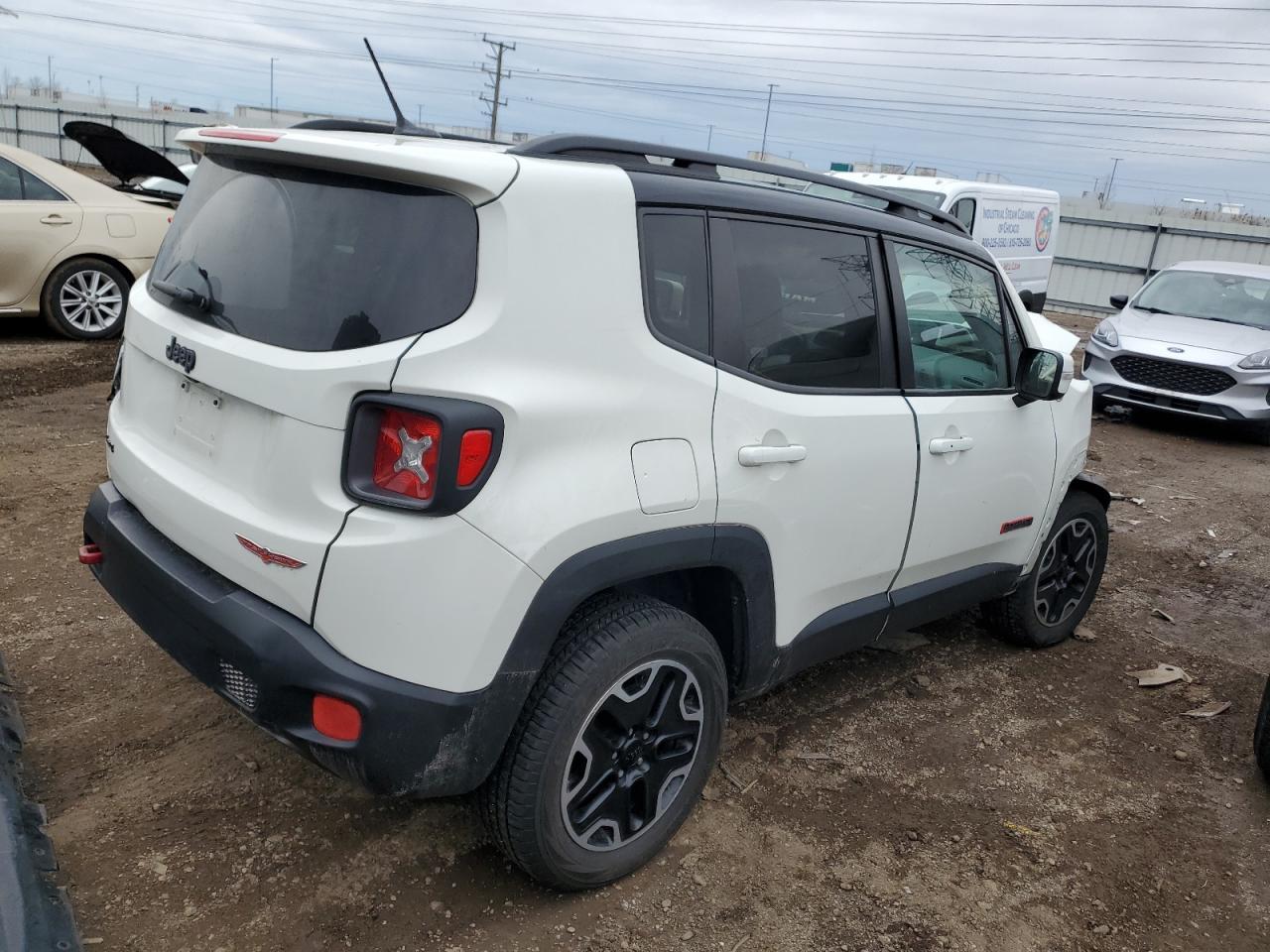 2017 Jeep Renegade Trailhawk - Image 3