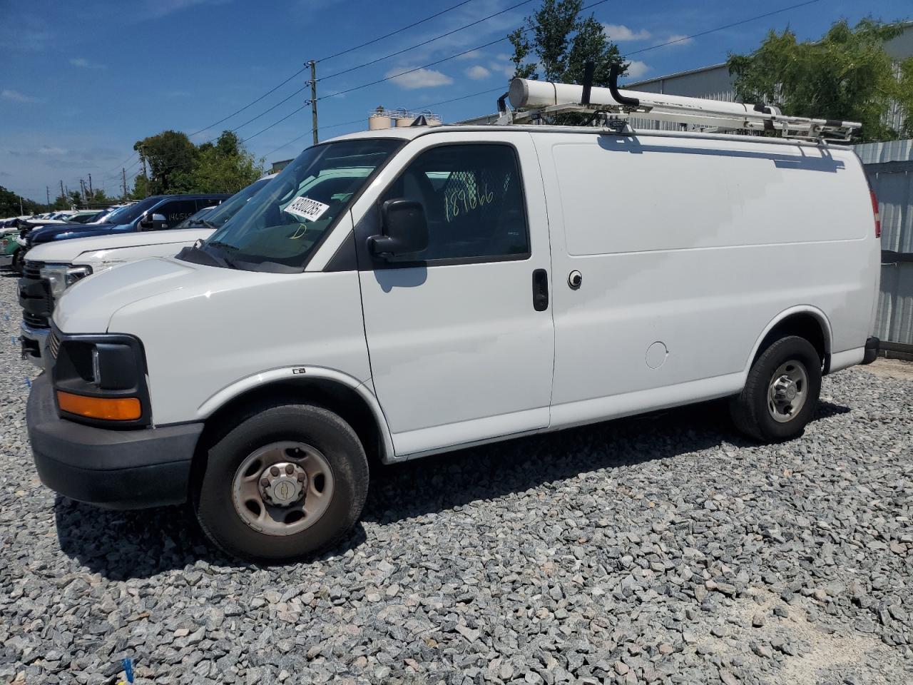 2013 Chevrolet Express G2500 - Фото 2