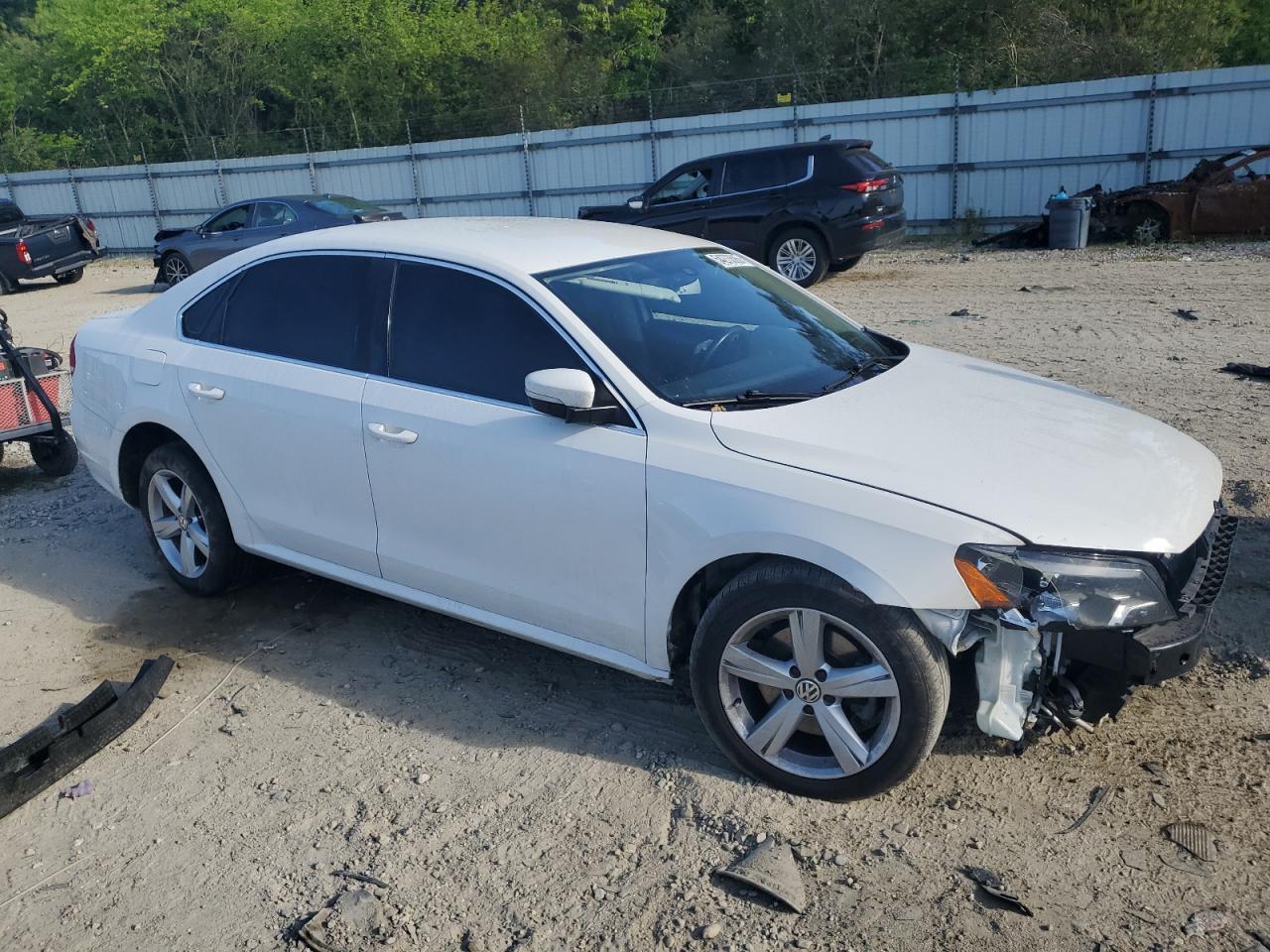2015 Volkswagen Passat S - Image 4
