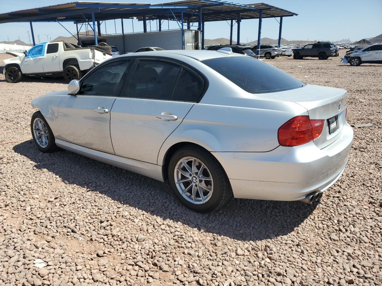 2010 BMW 328 I - Image 2