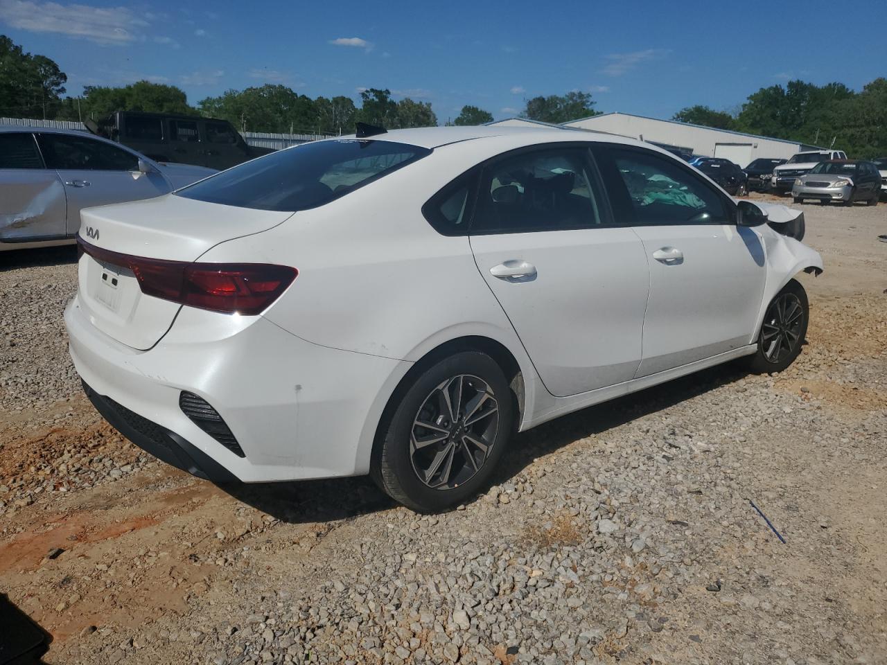 2024 Kia Forte Lx - Фото 3
