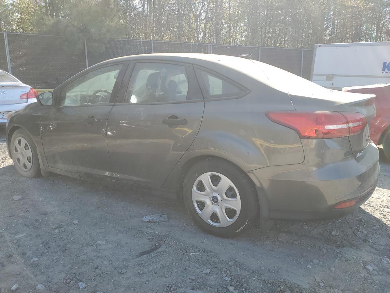 2016 Ford Focus S - Фото 2