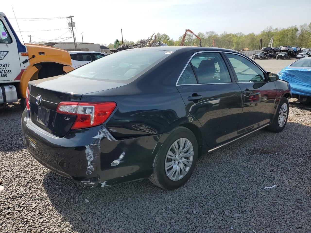 2014 Toyota Camry L - Image 3