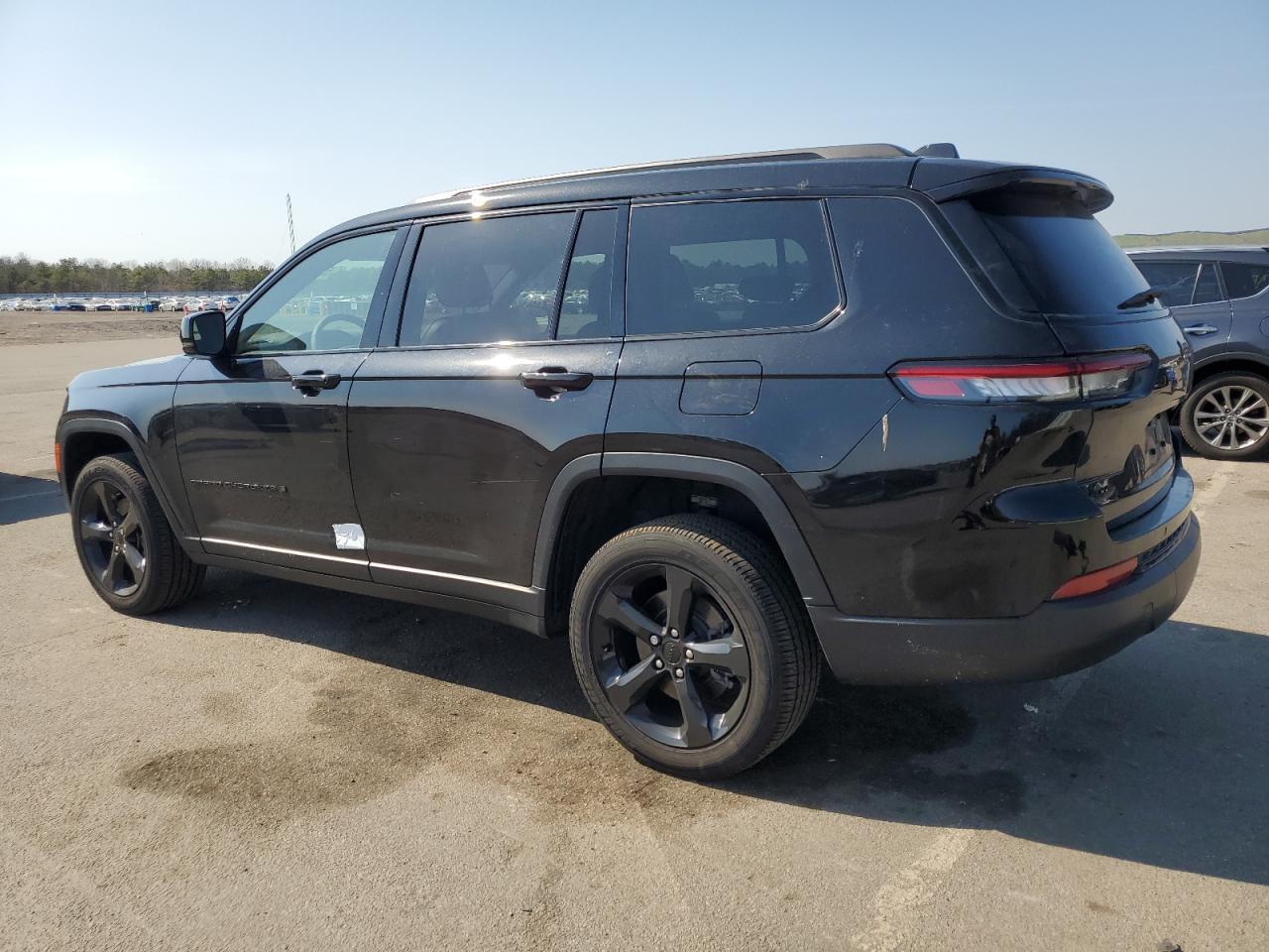 2024 Jeep Grand Cherokee L Laredo - Image 2