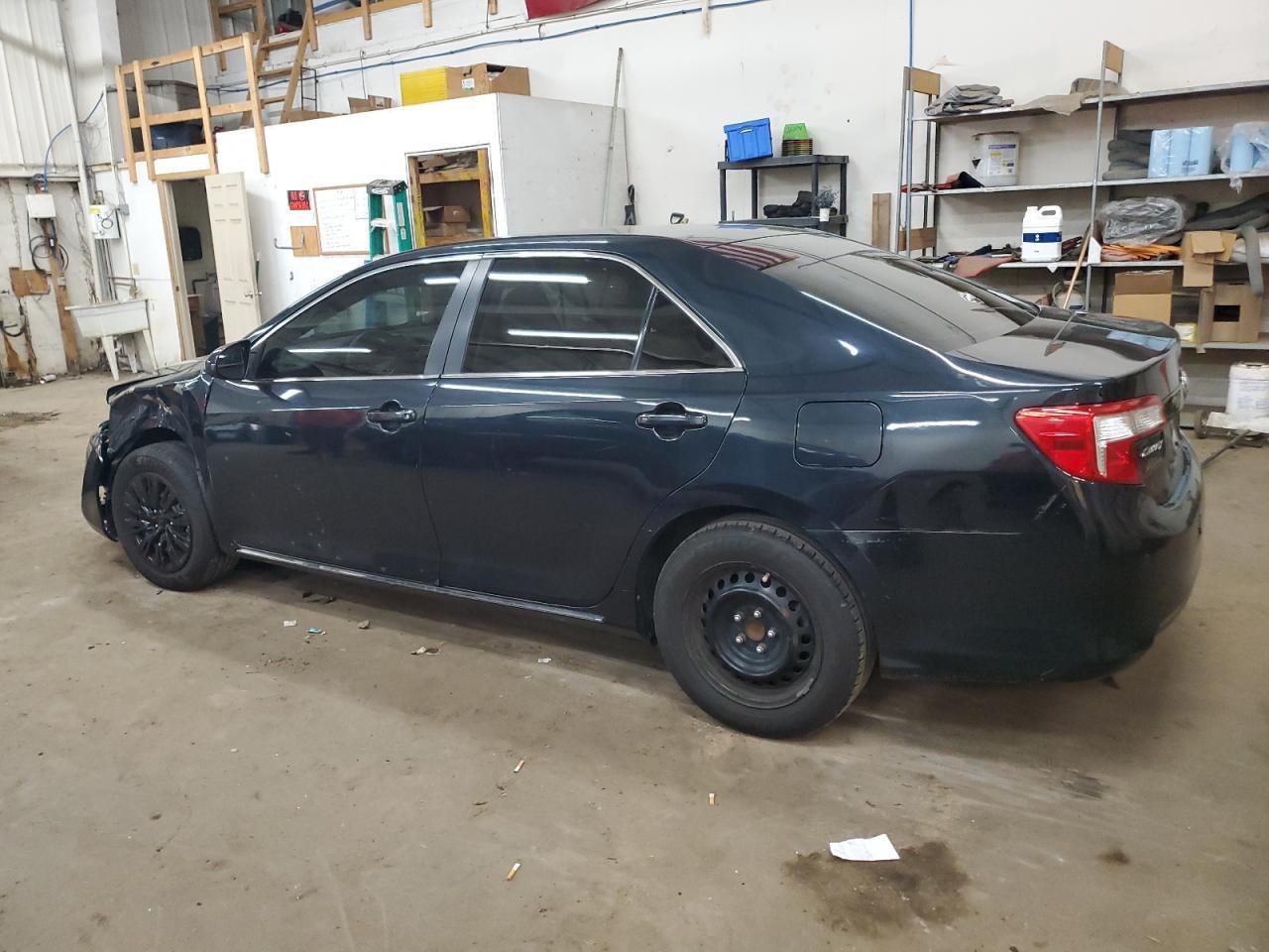2012 Toyota Camry Base - Фото 2