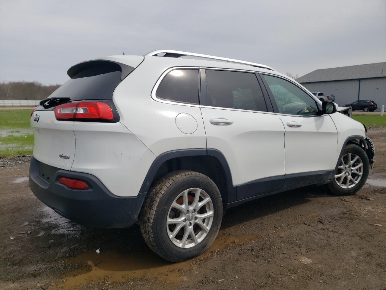 2016 Jeep Cherokee Latitude - Image 3