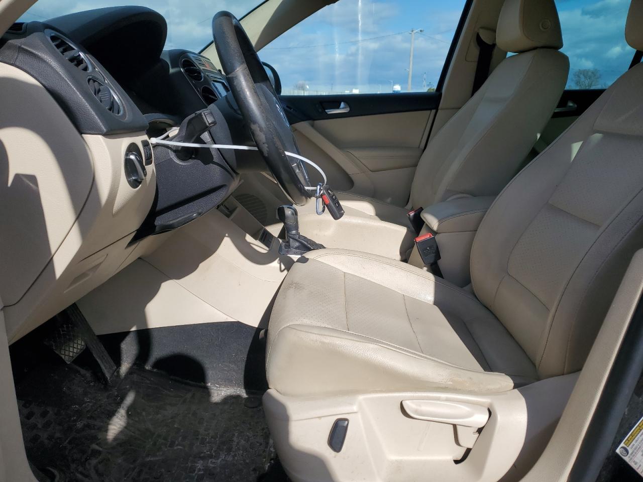 2011 Volkswagen Tiguan S - Фото 7