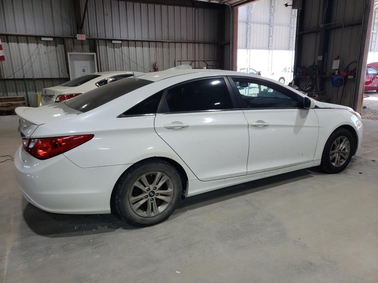 2013 Hyundai Sonata Gls - Image 3