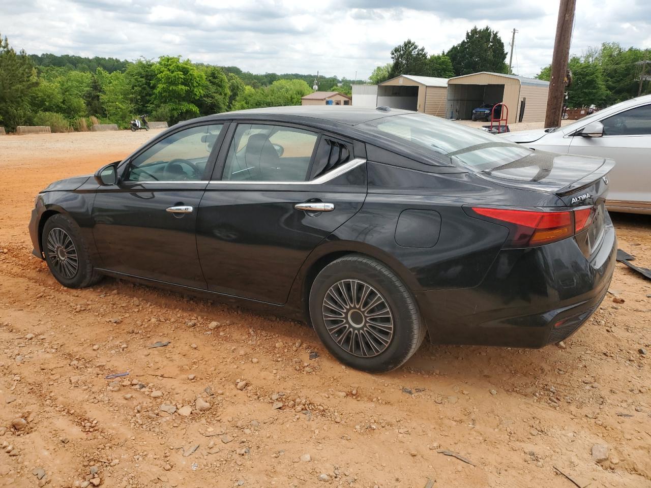 2019 Nissan Altima S - Фото 2