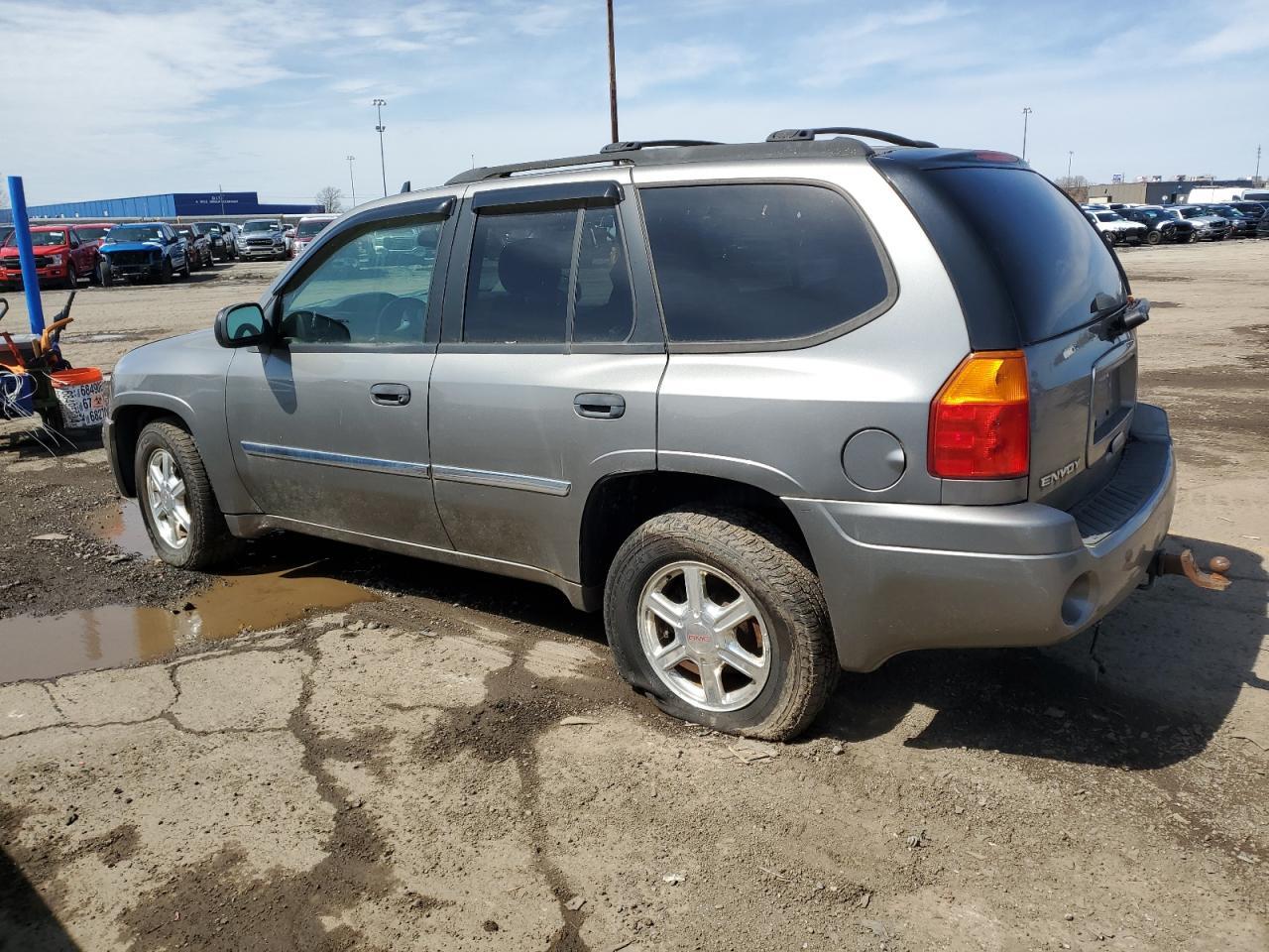 2008 GMC Envoy - Image 2