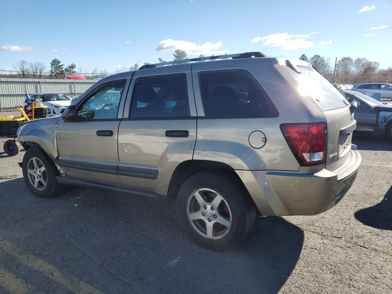 2005 Jeep Grand Cherokee Laredo - Фото 2