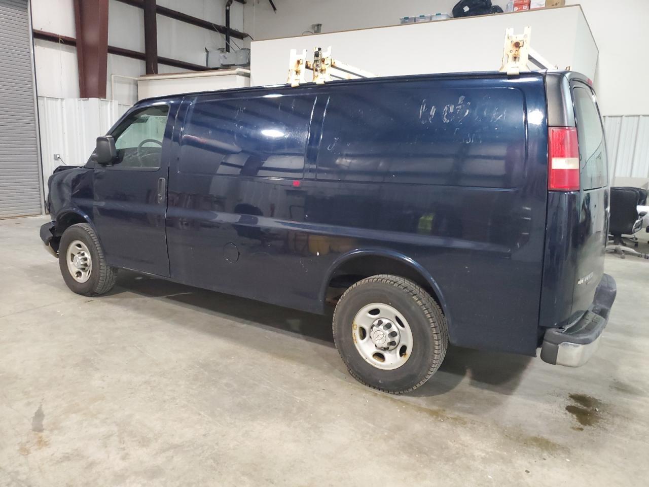 2014 Chevrolet Express G2500 - Фото 2