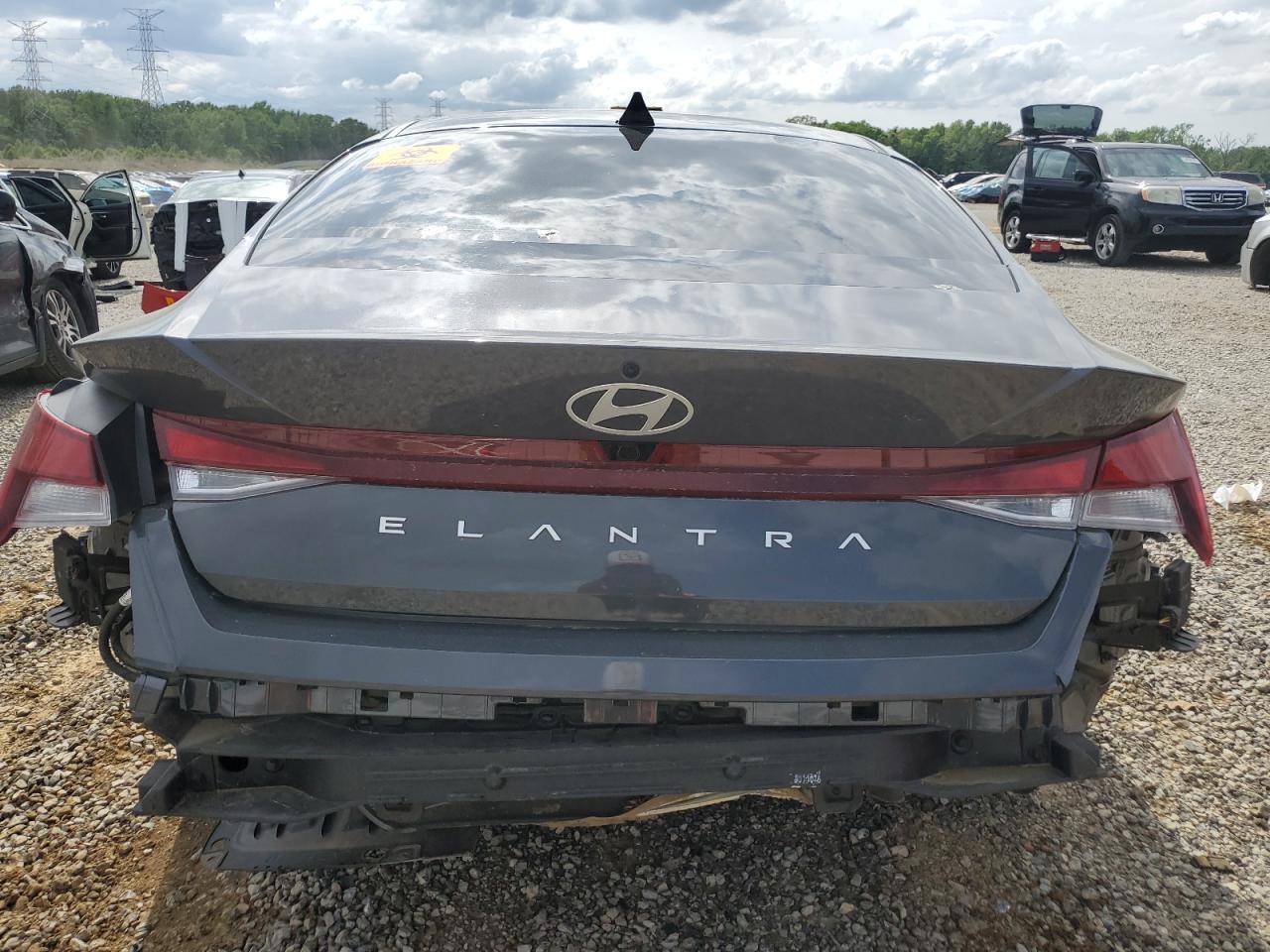 2024 Hyundai Elantra Sel - Image 6