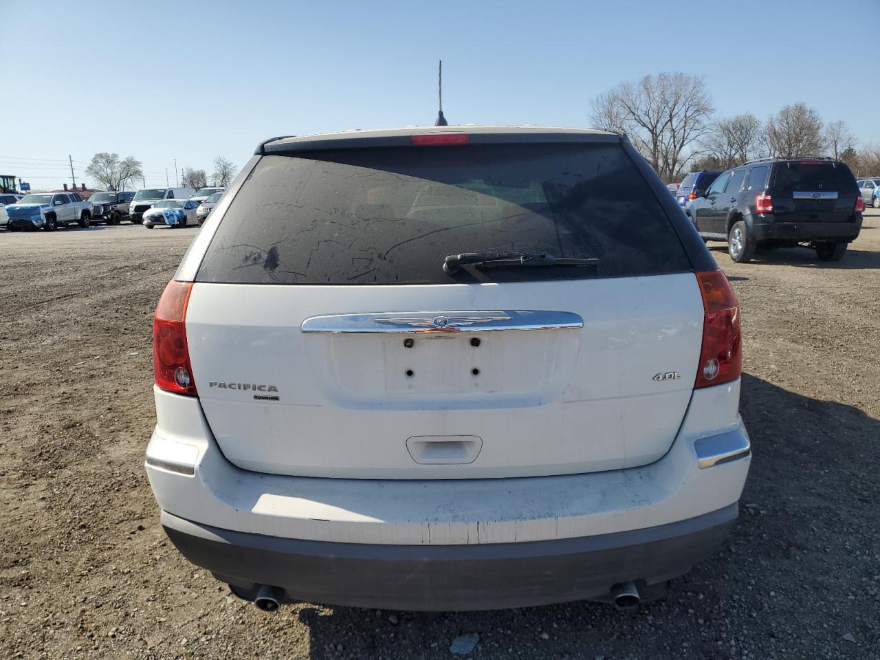 2007 Chrysler Pacifica Touring - Image 6