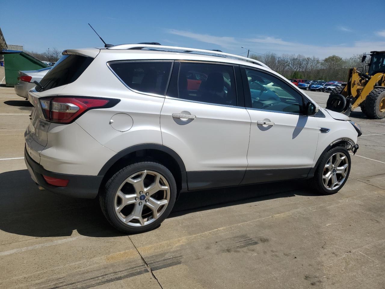 2017 Ford Escape Titanium - Фото 3