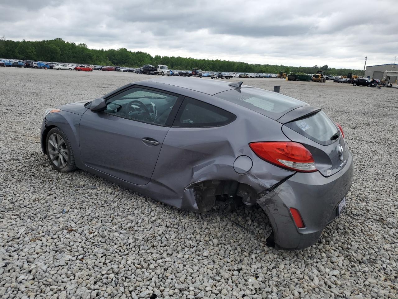 2016 Hyundai Veloster - Image 2