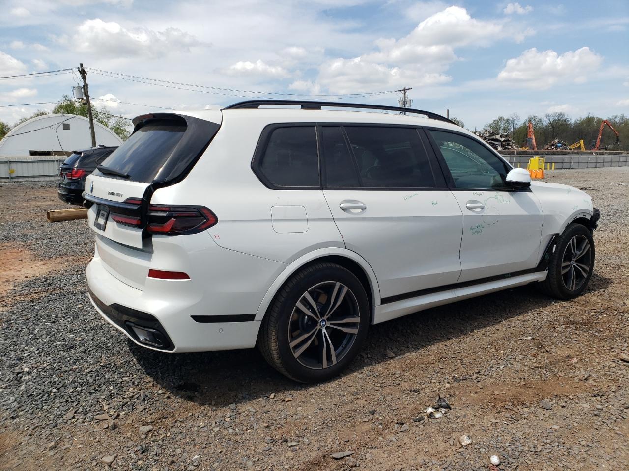 2025 BMW X7 xDrive40I - Фото 3