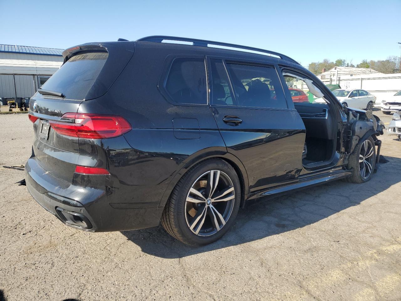 2022 BMW X7 xDrive40I - Фото 3
