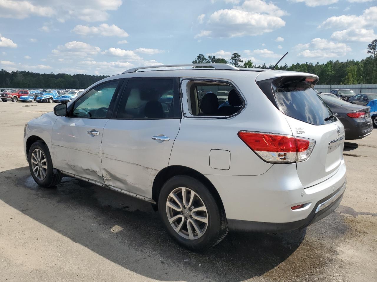 2015 Nissan Pathfinder S - Фото 2