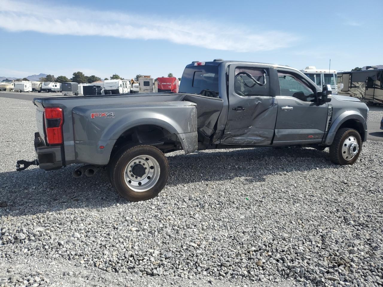 2024 Ford F450 Super Duty - Фото 3