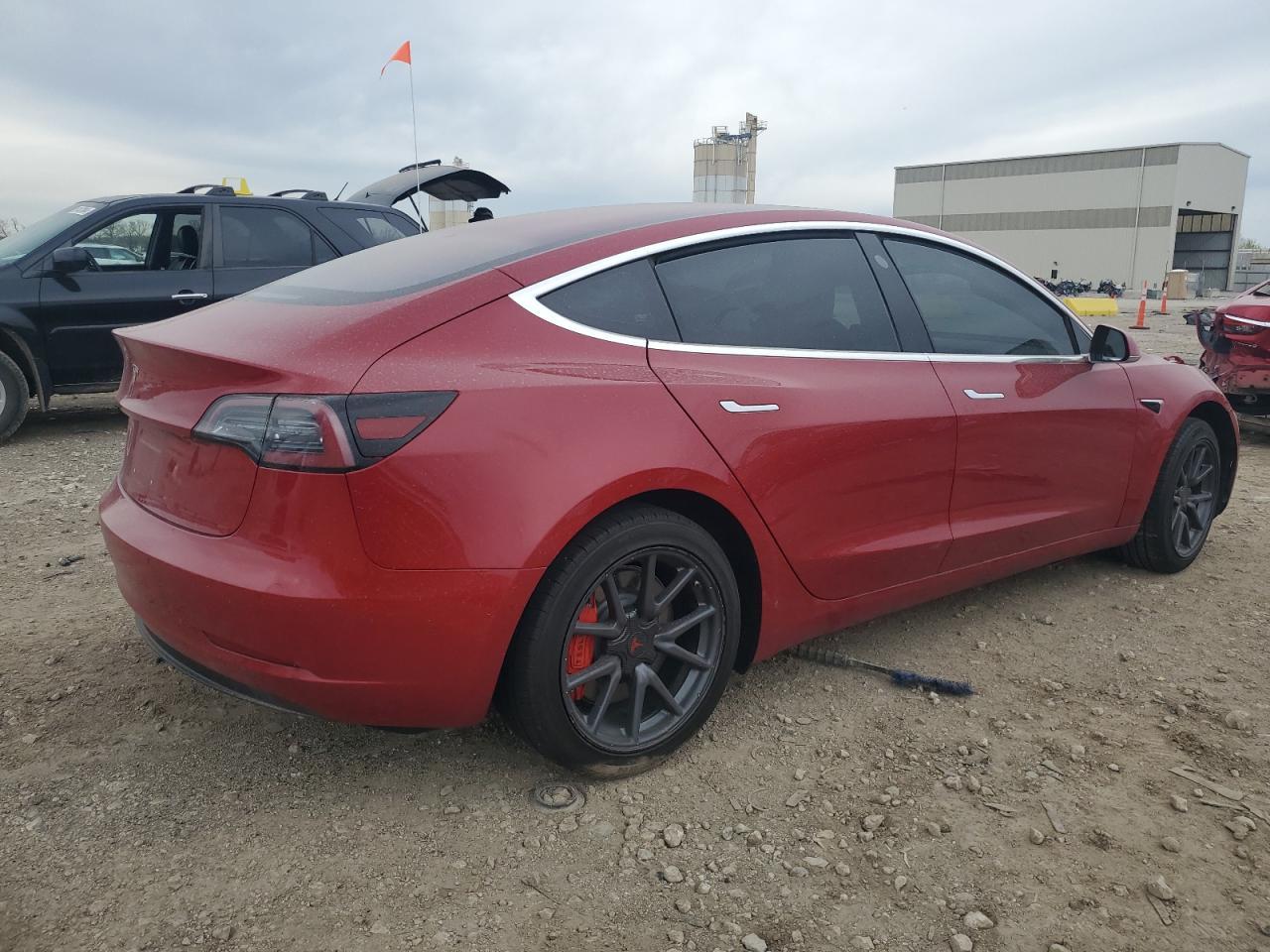 2018 Tesla Model 3 - Фото 3