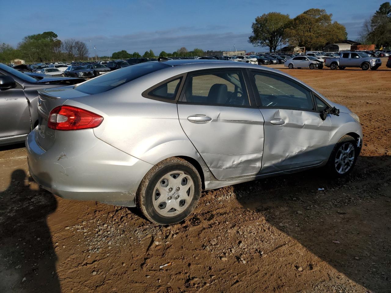 2011 Ford Fiesta Se - Фото 3