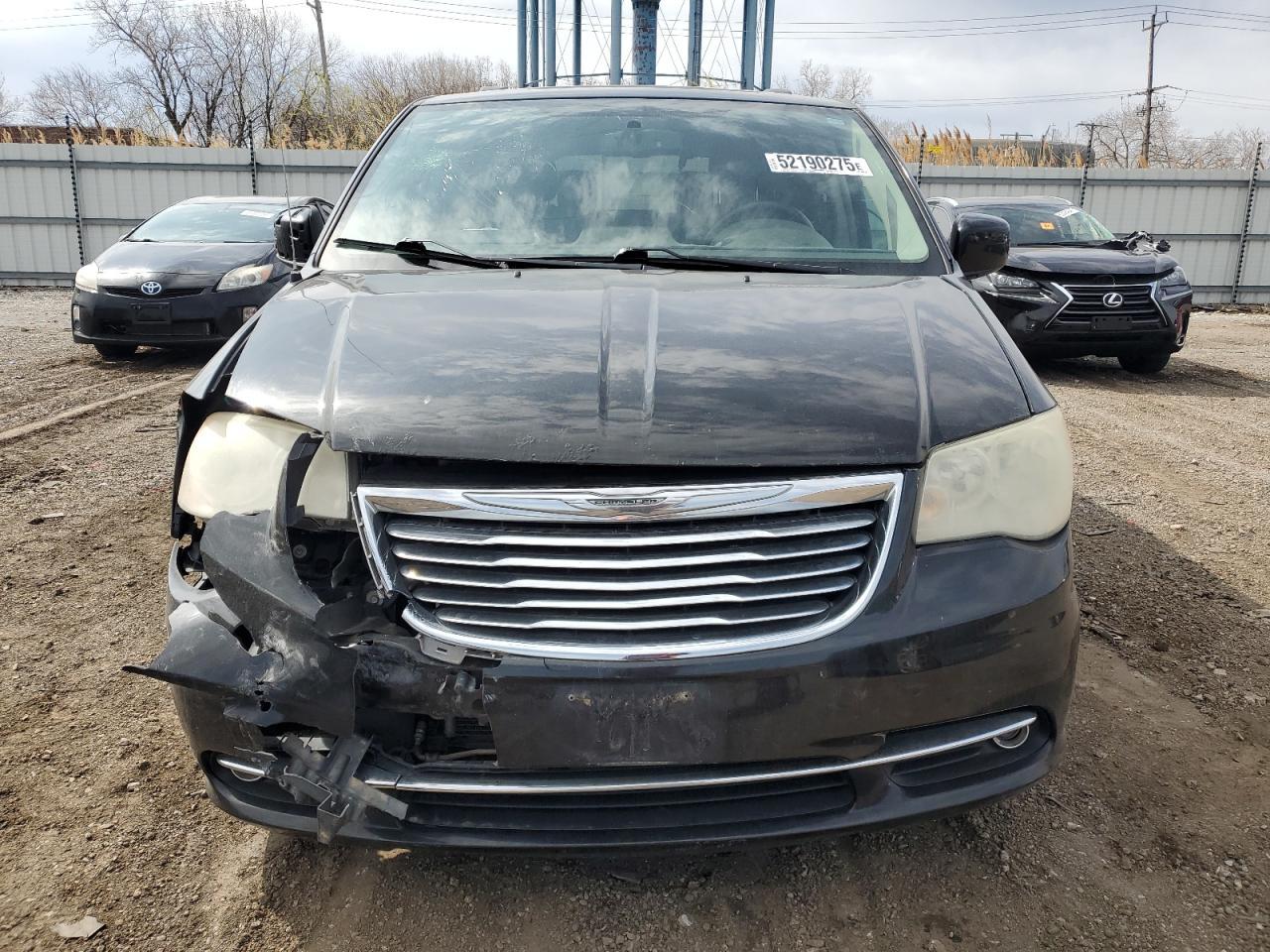 2013 Chrysler Town & Country Touring - Фото 5