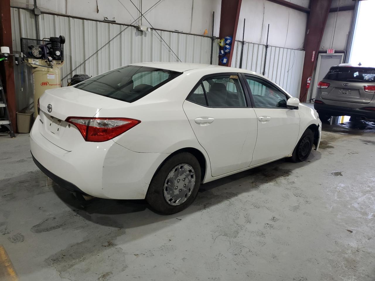 2014 Toyota Corolla L - Фото 3